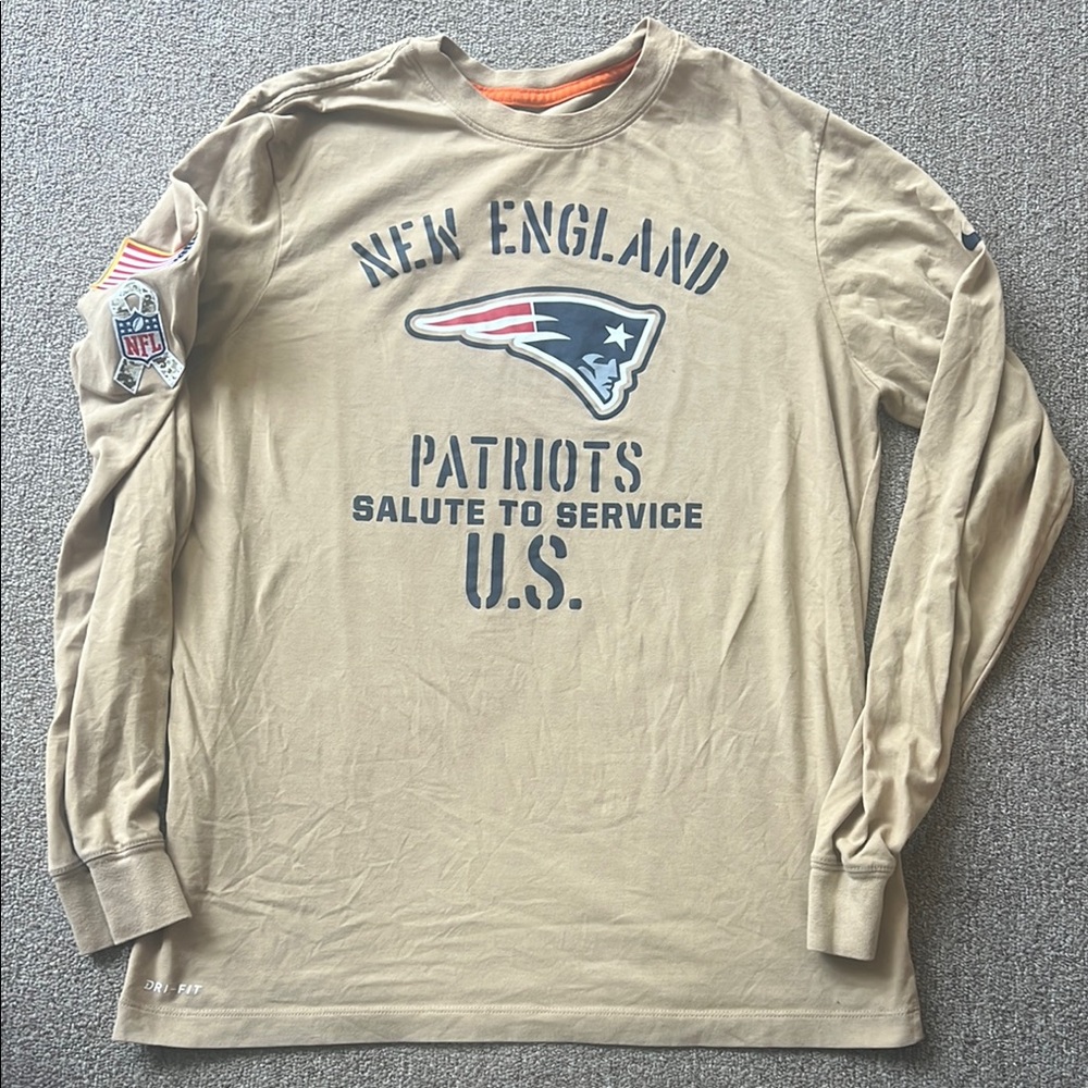 New England Patriots Salute to Service Tan Long Sleeve Shirt size medium